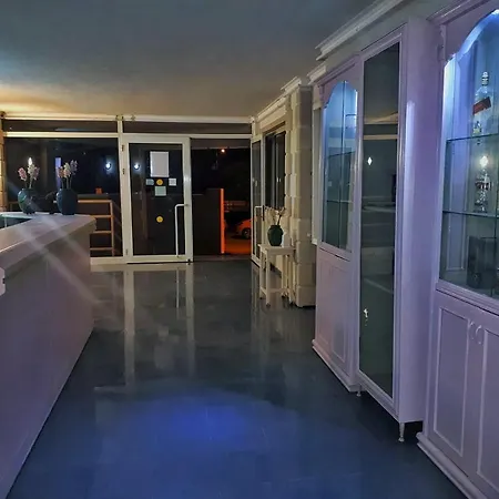 Highlife Aparthotel