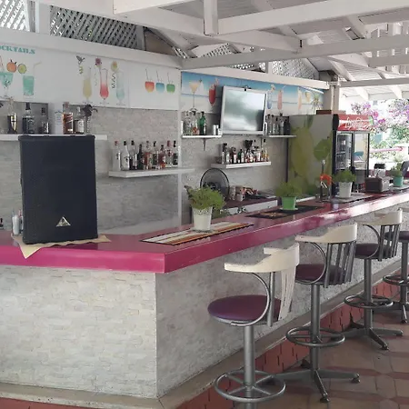 Highlife Aparthotel 3*