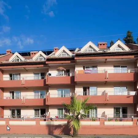 Highlife Aparthotel